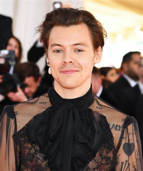 Harry Styles S Hottest Outfits You Would Want To Wear Take A Look
