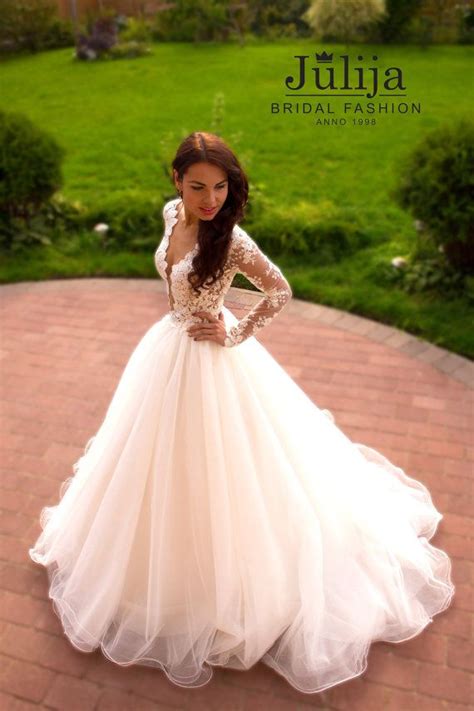 Exclusive Luxury Wedding Dress 2016 Lace Princess Long Sleeve Boho