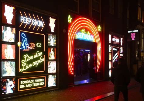 amsterdam peep show in the heart of the red light district