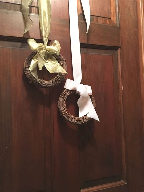 Door Wreaths Add The Color Ribbon Of What’s Behind The
