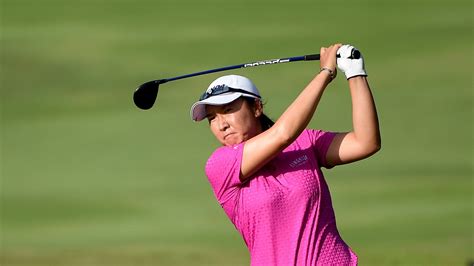 candie kung and minjee lee share first round lead in singapore golf