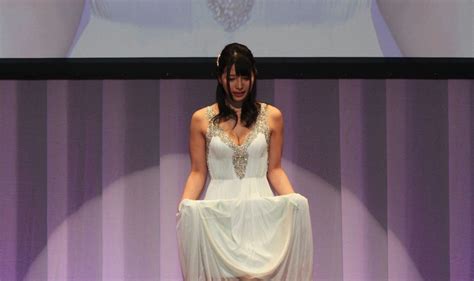 ai uehara takes best picture award at 2014 porn awards