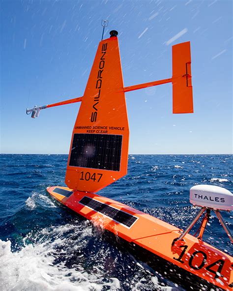 ocean drone captures stunning video   hurricane    time  autoevolution