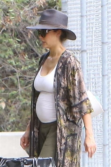 Pregnant Jessica Alba Out In Westwood 09 03 201 – Hawtcelebs