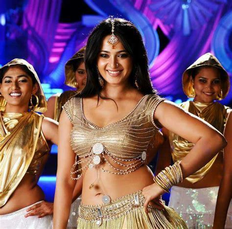actress anushka shetty hot navel show seducing pictures