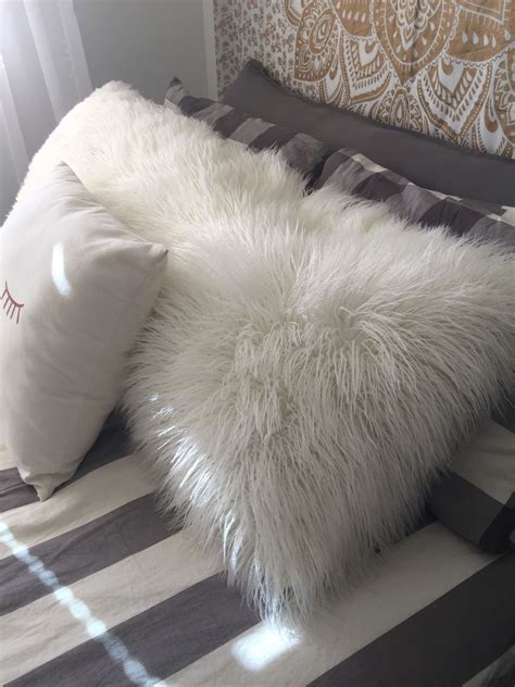 Big Fluffy Pillow 29 99 Tjmax Pillows Fluffy Pillows Throw Pillows