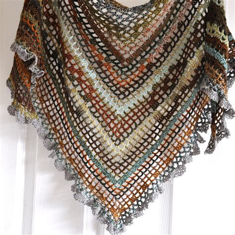 pattern   file triangular crochet shawl  gypsy style