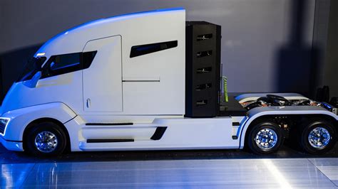 meet nikolas hydrogen fuel cell extended range electric truck