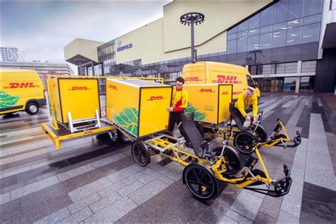 dhl lanceert nieuwe vervoerscombinatie cubicycle voor stadsdistributie fietsdiensten