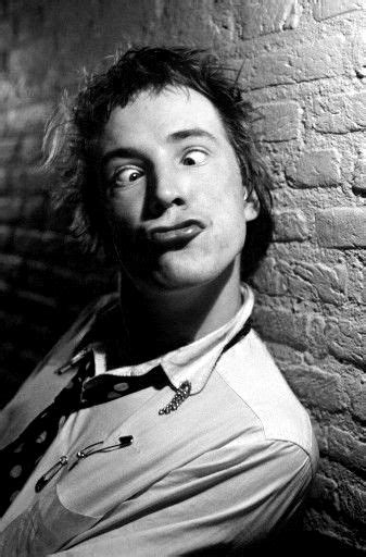 Pin On John Lydon Johnny Rotten Sex Pistols Pil Pinterest