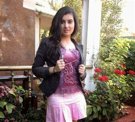 desi faisalabad hot girls at vip home real pictures