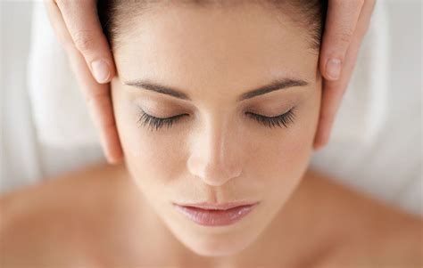 This Relaxing Massage Technique Will De Bloat Your Face Face Massage