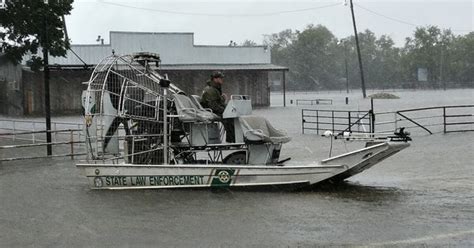 fwc officers rescue hundreds of texans