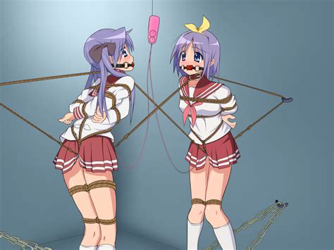 femuto hiiragi kagami hiiragi tsukasa lucky star 00s 2girls arms