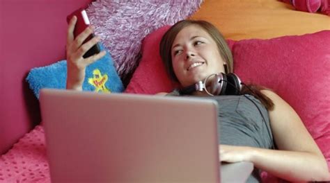 screen time phone use linked to less sleep for teens