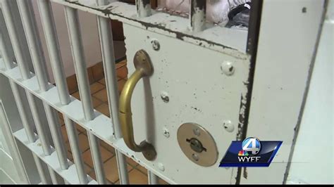 2 former south carolina inmates sue over jail beatings blame overcrowding