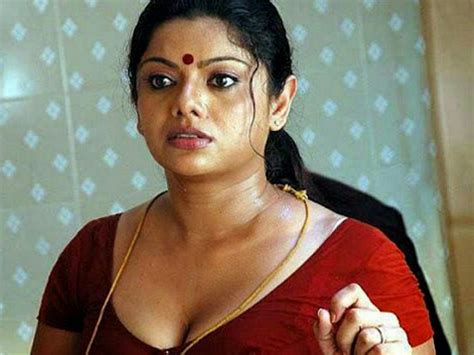 Tamil Actress Gallery Tamil Sexy Girls And Aunty In Blouse Wallpapers