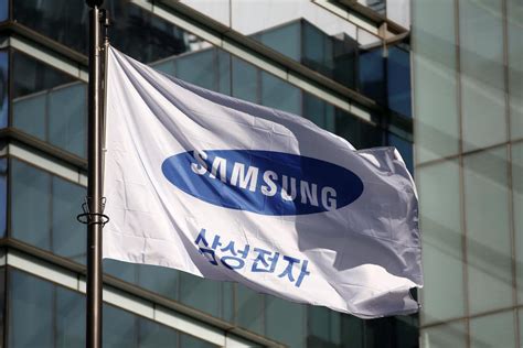 samsung aims  rally  fiery phones blow   million  ss