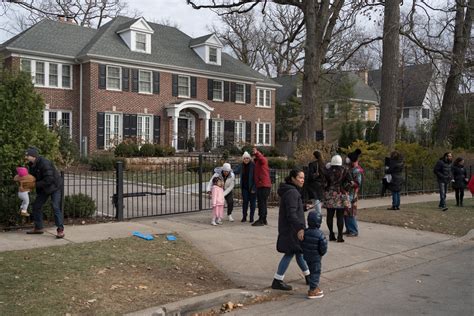 The ‘home Alone’ House Still Draws Tourists To Winnetka Illinois The