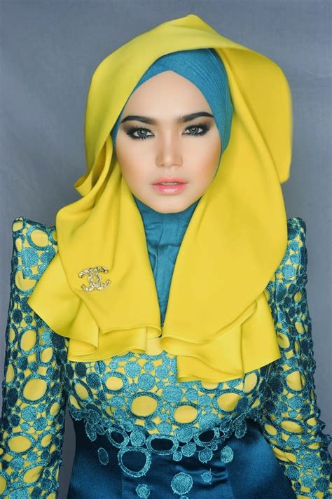 Biodata Dan Foto Siti Nurhaliza ~ Lirik Lagu Biodata