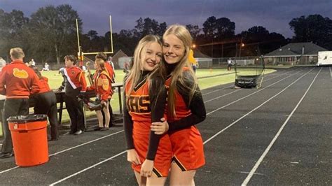 Brusly Community Mourns High School Cheerleaders Killed In New Year S