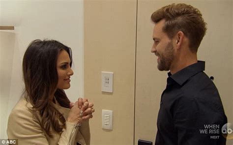 Raven Gates Tells Sex Secret To Nick Viall On The Bachelor Daily Mail