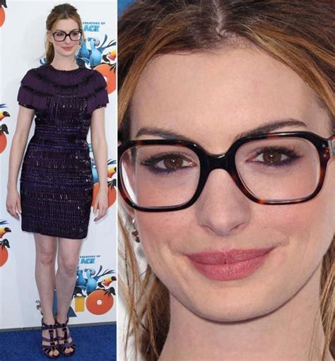 Anne Hathaway Tem Coleção De óculos Geek How To Wear Makeup Glasses