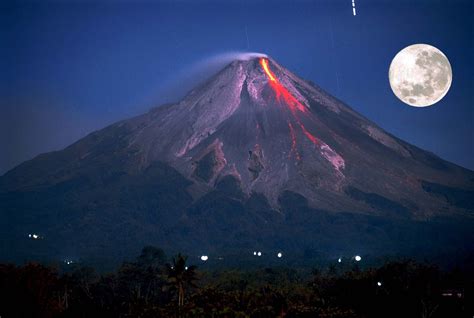 major volcano erupts merapi sends volcanic ash  feet   air