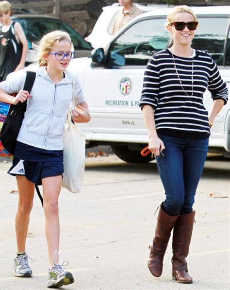 sassy stripes reese witherspoon s hot mom style us weekly