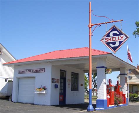 Minnesota Canopy Gas Stations | RoadsideArchitecture.com