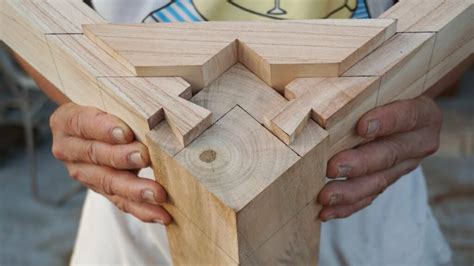 traditional japanese carpenter    joints