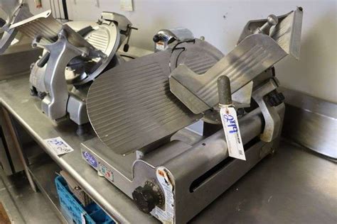 globe  meat slicer great unit backes commercial auctioneers