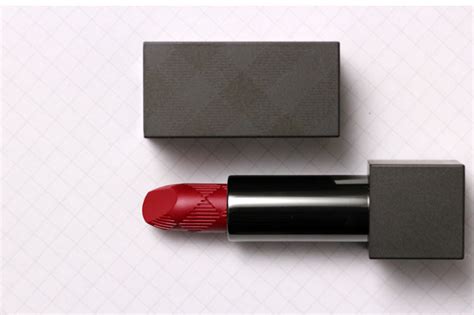 messy wands burberry lip velvet in military red no 310