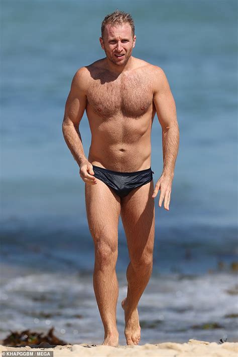 Hamish Macdonald 37 Flaunts His Fit Physique In At Bondi Beach