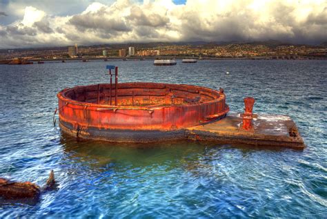 uss arizona memorial remains   uss arizona resting  flickr