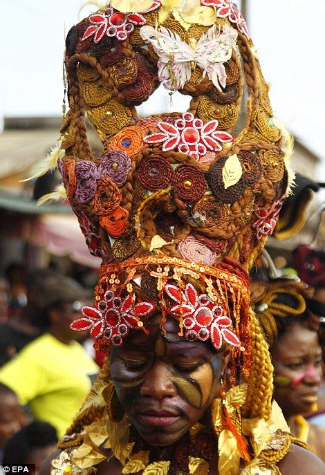ivorian tribe acts out slavery scenes as popo carnival comes to bonoua