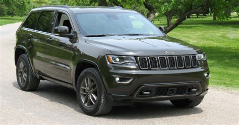 jeep grand cherokee  flagship features