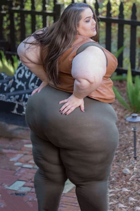 big women in spandex porno photo