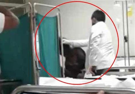 A Doctor In Lucknow S Kgmu Beat Up And Unconscious Patient Indiatv News