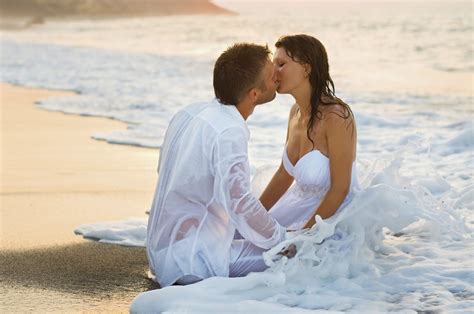 Romantic Couple Kiss At The Beach Love Hd Desktop Wallpaper Background