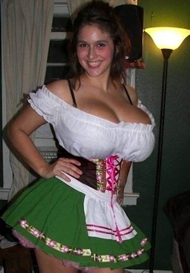 pin on cleavage curves and corsets