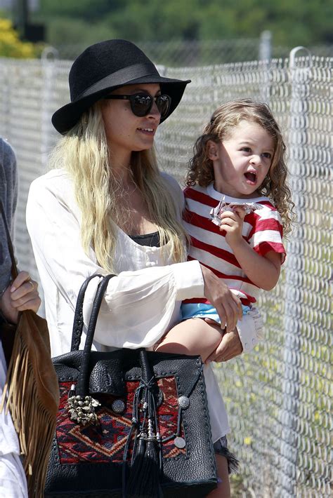 September 3 Nicole With Her Daughter At The Malibu Fair In Malibu