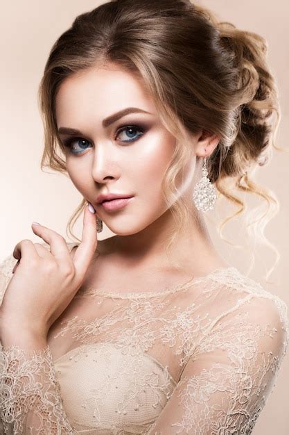 Premium Photo Beautiful Bride With Fashion Wedding Hairstyle