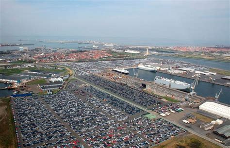 harde brexit zal auto export vanuit zeebrugge met  procent doen dalen autobedrijven geld