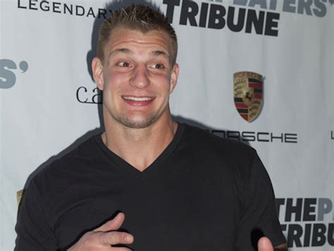 i totally get rob gronkowski being bored with having