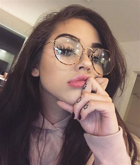 Ig Natalia Amo Girls With Glasses Maggie Lindemann Cute Glasses