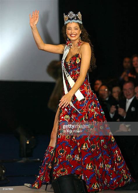 Miss Turkey Azra Akin Waves After Being Crowned 2002 Miss World 07