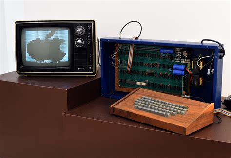 early apple  computer sold  steve jobs fetches   auction nbc news