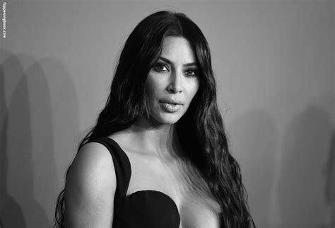 Kim Kardashian Kimkadarshian Nude Onlyfans Leaks The Fappening