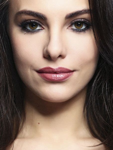 Turkish Drama Actress Tuvana Türkay 2019 Ünlüler Ve